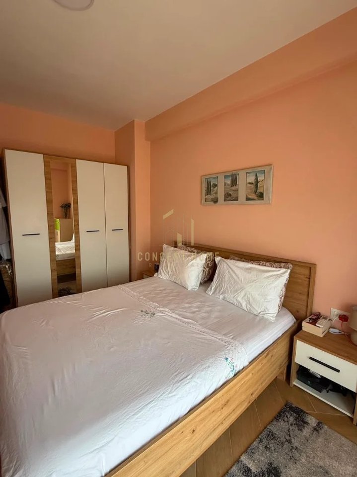 Apartment 1+1+parking space for rent at Rruga e Elbasanit.