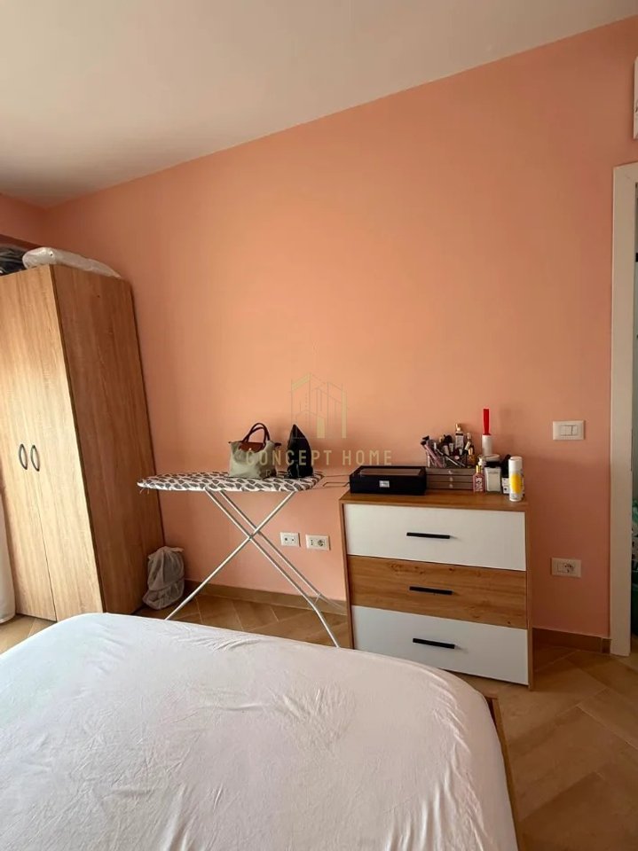 Apartment 1+1+parking space for rent at Rruga e Elbasanit.