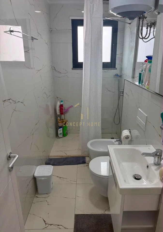 Apartment 1+1+parking space for rent at Rruga e Elbasanit.