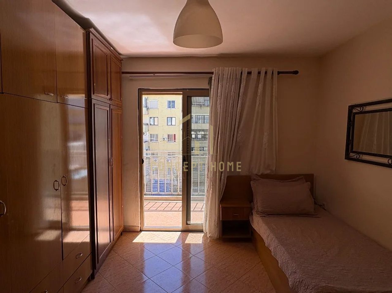 Jepet me qera apartament 2+1 Prane Rruges se Elbasanit