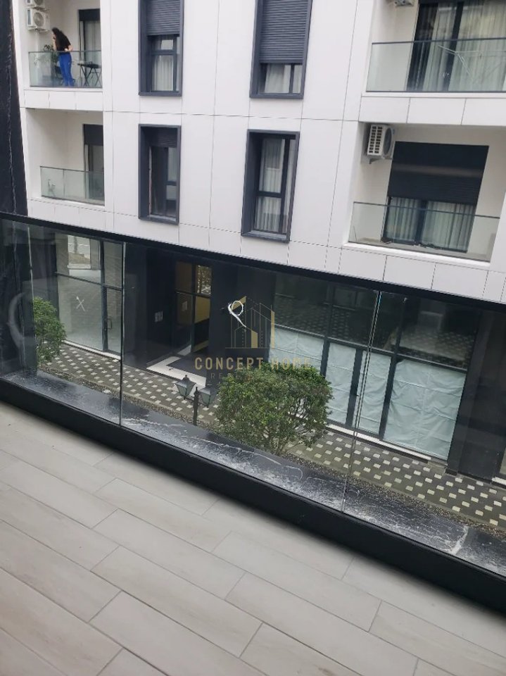 Jepet apartament me qera  2+1+2+ post parkimi te Liqeni i Thate.