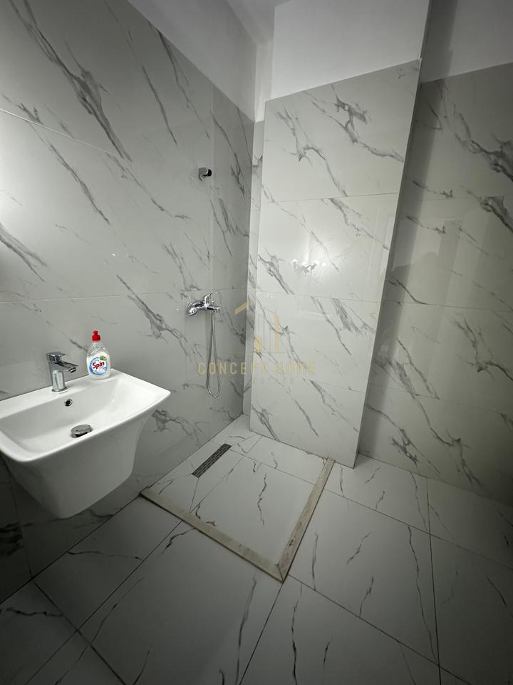 Appartamento 2+1+2 in Affitto a Kamez, Tirana - 500€ | 100 m²