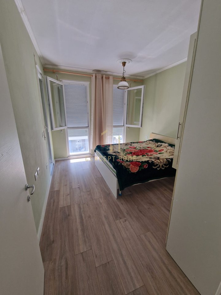 Vendesi appartamento 1+1 a Univers City