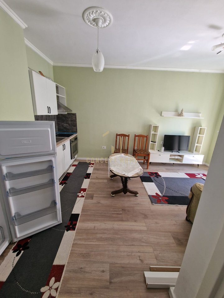 Vendesi appartamento 1+1 a Univers City