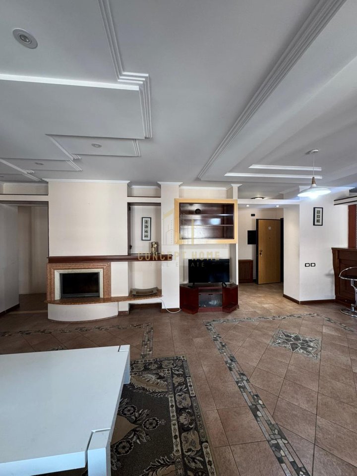 Apartment 3+1+2 for rent at Komuna e Parisit