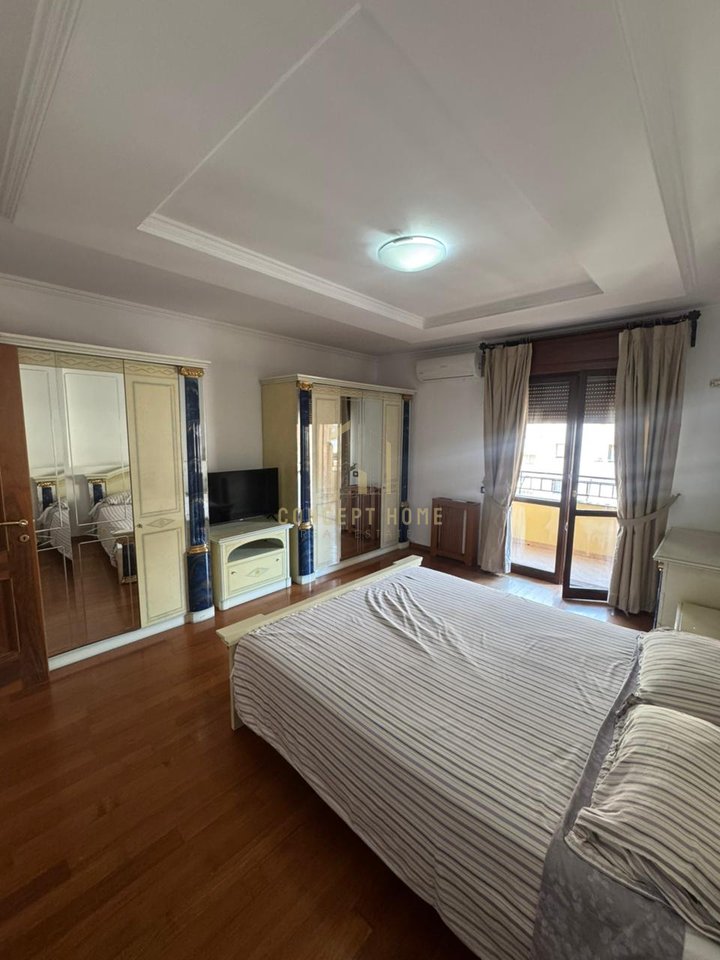 Apartment 3+1+2 for rent at Komuna e Parisit