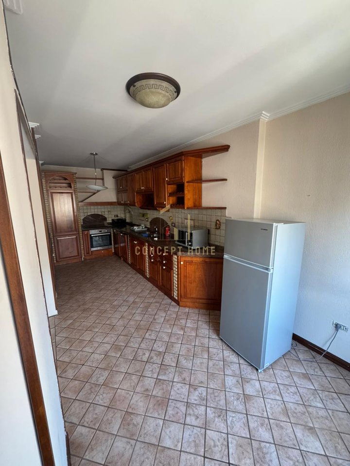Apartment 3+1+2 for rent at Komuna e Parisit