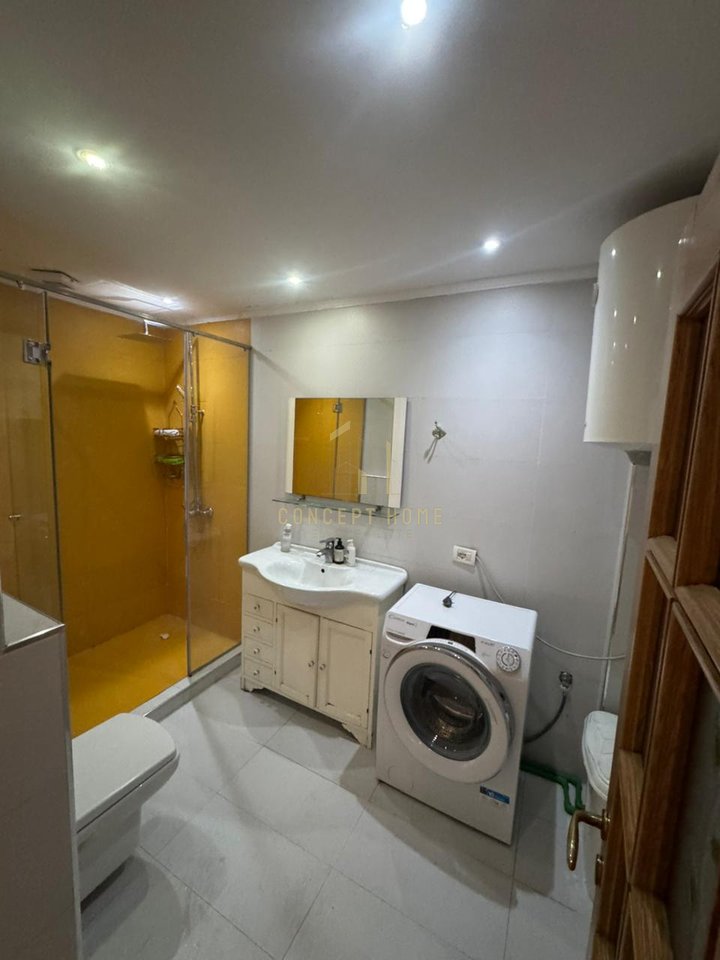 Apartment 3+1+2 for rent at Komuna e Parisit