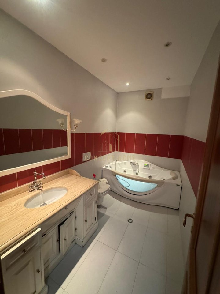 Apartment 3+1+2 for rent at Komuna e Parisit