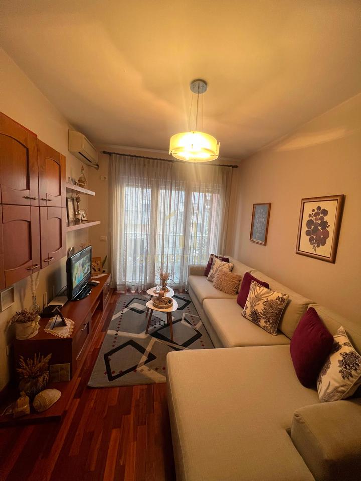 Apartment 1+1 for rent at 21 Dhjetori