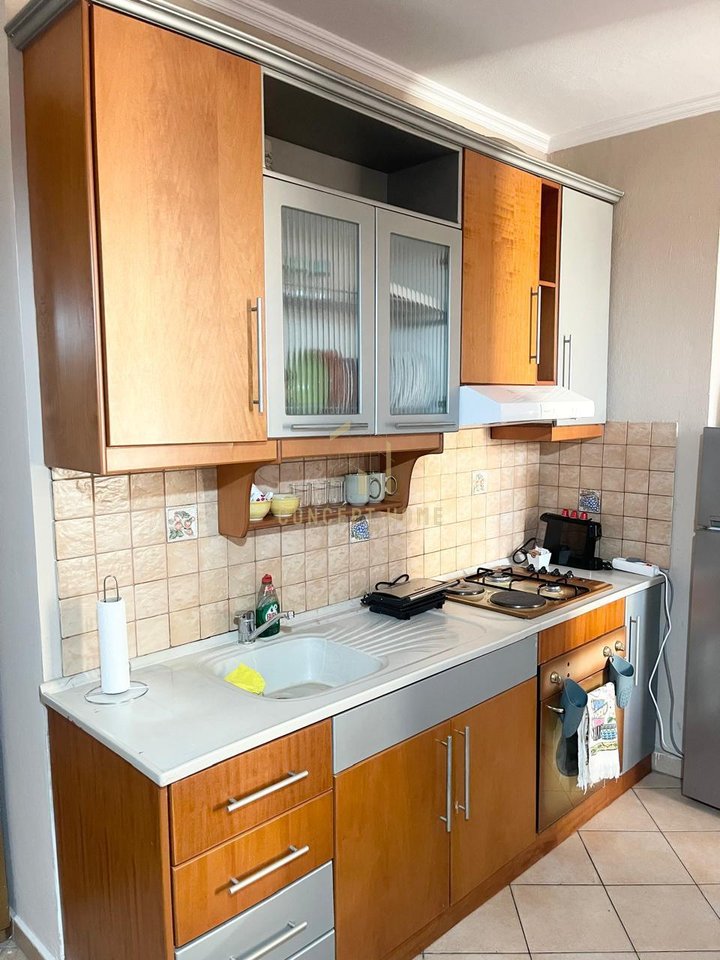 Jepet me qera apartament 1+1 tek Sheshi Willson
