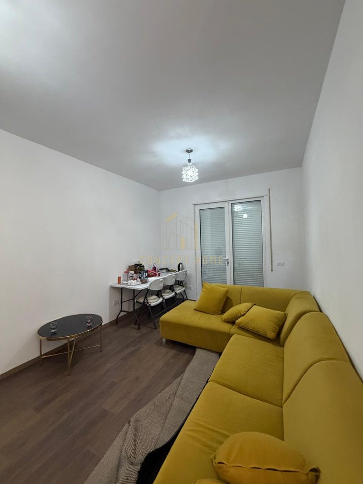 Appartamento 2+1+2 in affitto a Kamez.