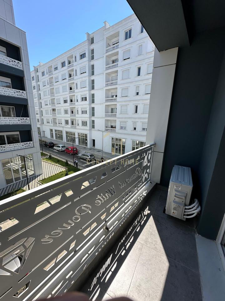 Apartament Modern 1+1 Me Qira në Kamez, Tiranë - 450€ | 65 m²