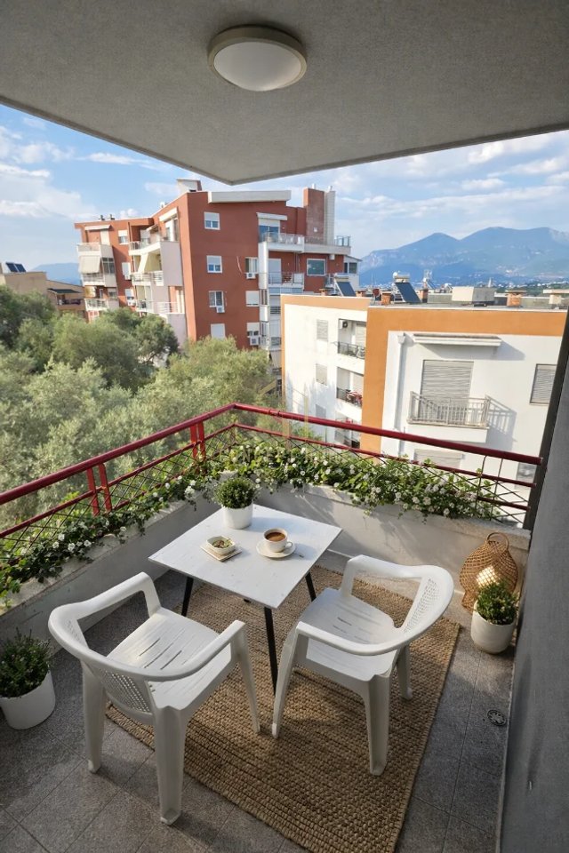 Apartament 3+1 Me Qira në Liqeni i Thatë, Tiranë - 900€ | 100 m²