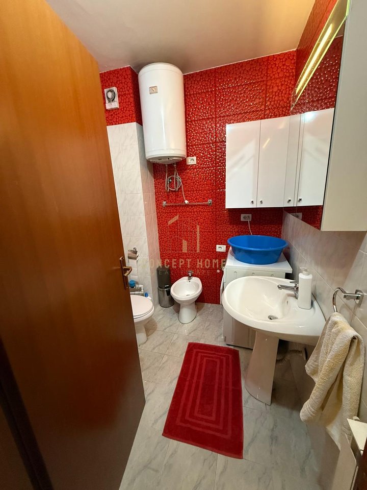 Jepet me qera apartment 1+1 Tek 21 Dhjetori