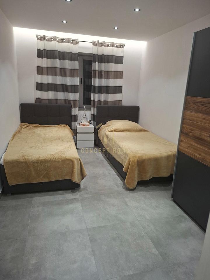 Appartamento 1+1 in affitto a Komuna e Parisit
