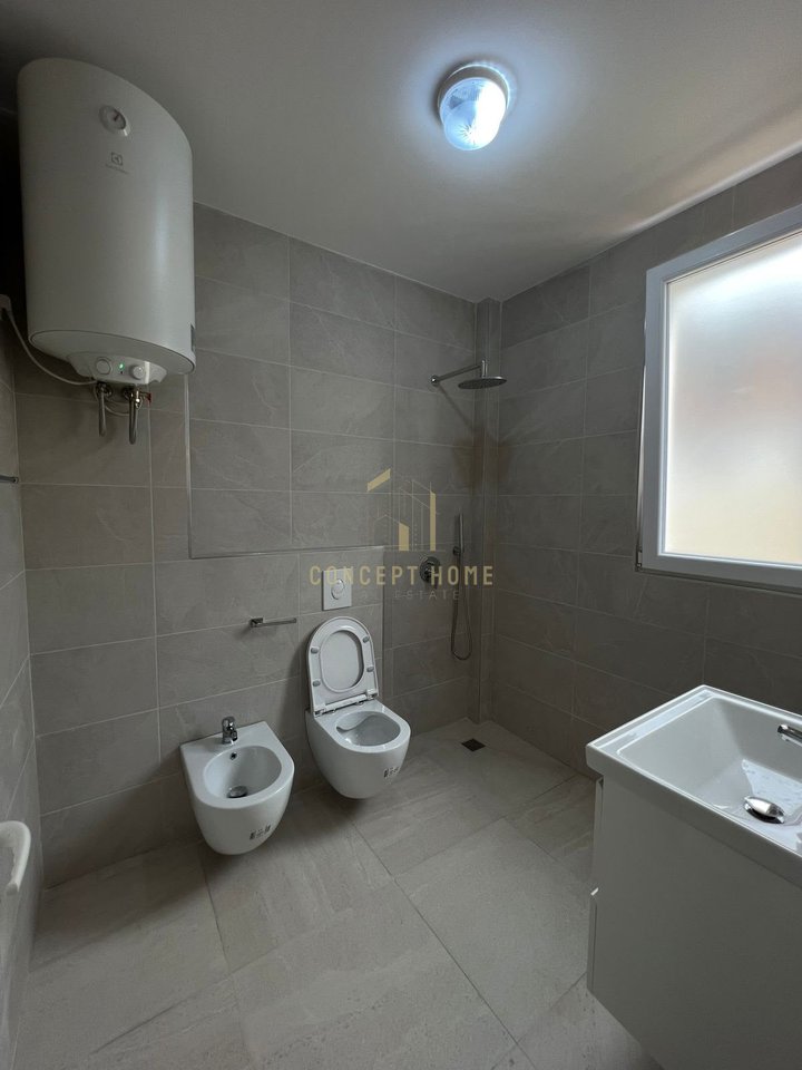 Jepet me qera apartament 1+1 te Fakulteti i Mjeksis/Cmimi: 40.000 ALL