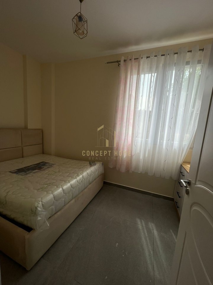 Jepet me qera apartament 1+1 te Fakulteti i Mjeksis/Cmimi: 40.000 ALL