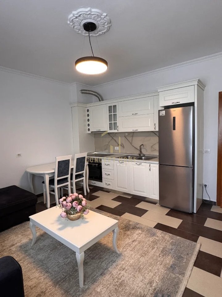 Jepet me qera apartament 1+1 ne Fresk
