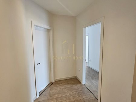 Vendesi appartamento 2+1+monolocale a Zog te Zi.