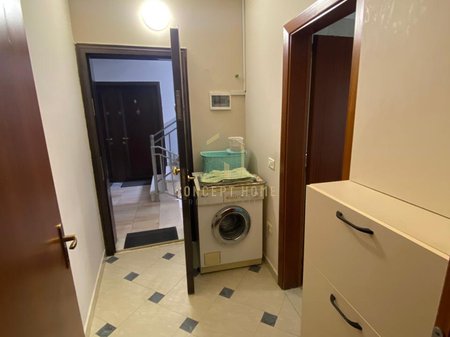 Appartamento 1+1 in affitto vicino a Komuna e Parisit/500€