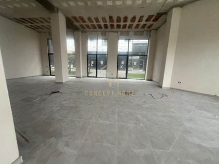 Business premises for rent at Liqeni i Thate/2800 euros