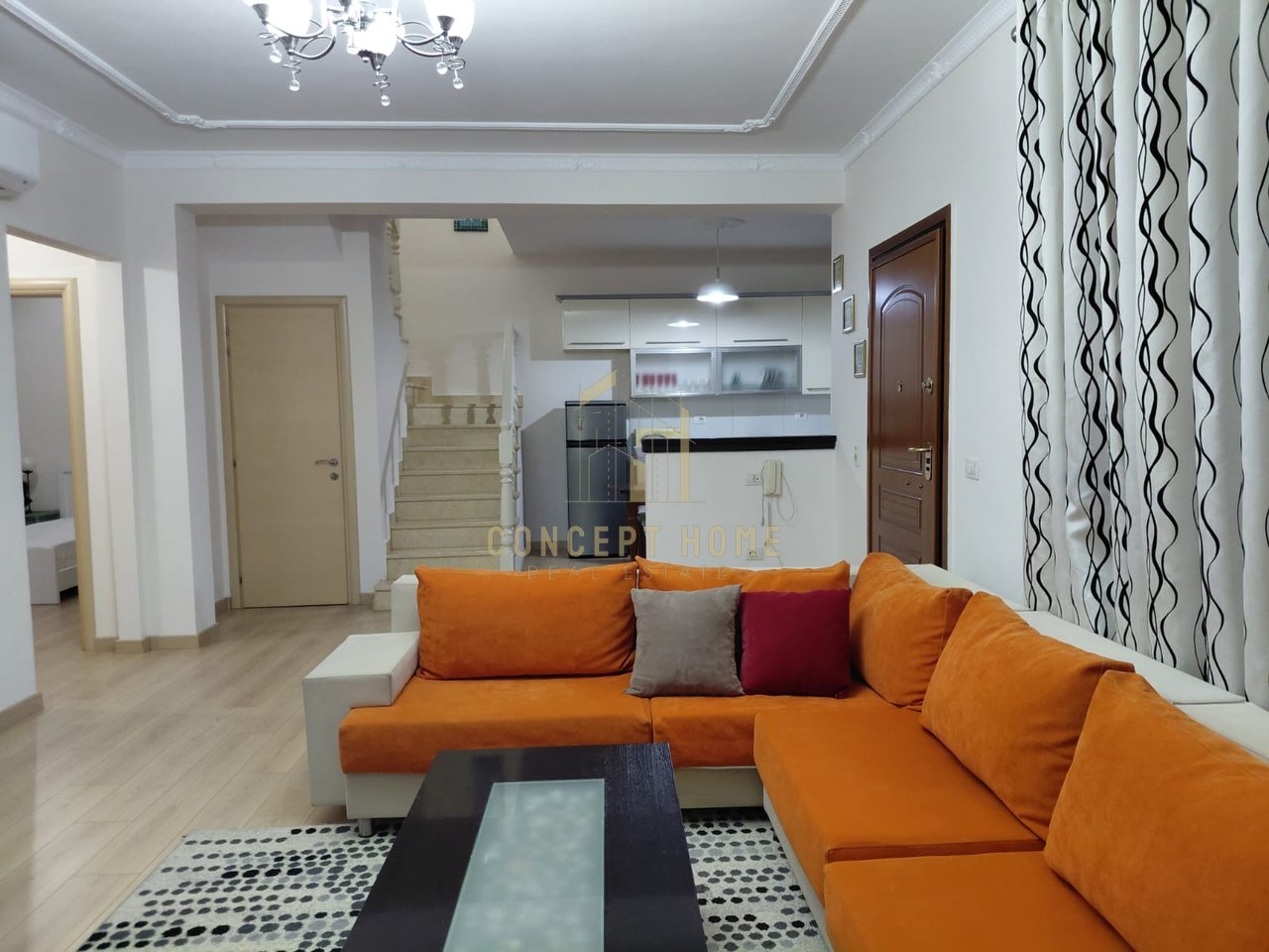 Vile Me Qira në Ali Demi, Tiranë - 1300€ | 170 m²