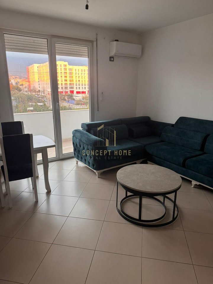 A 2+1+2 apartment is for rent in Porcelan.