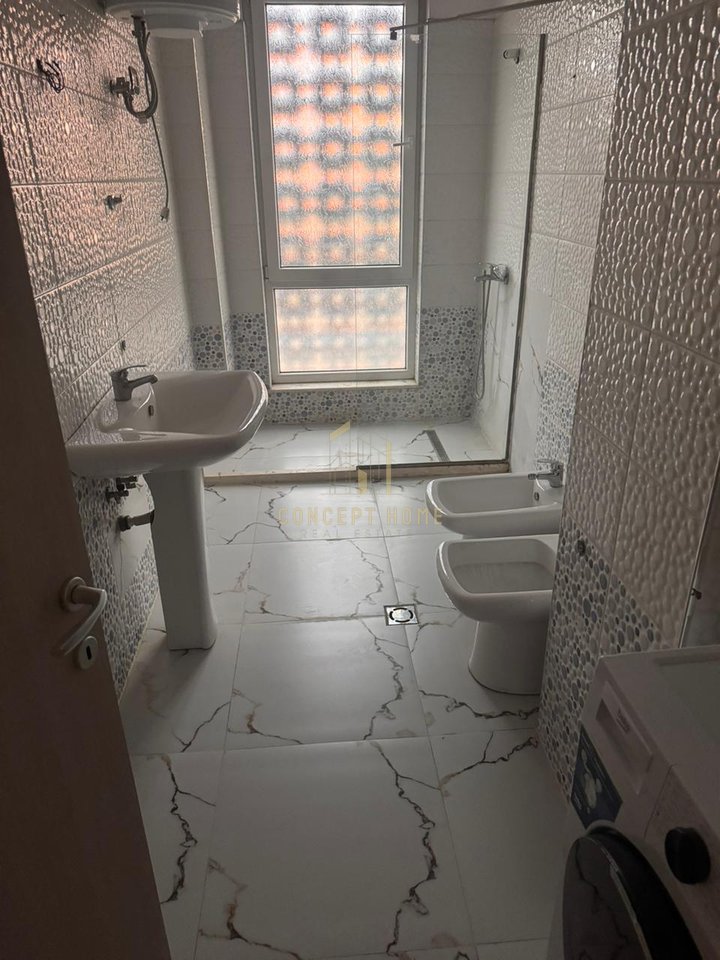 A 2+1+2 apartment is for rent in Porcelan.