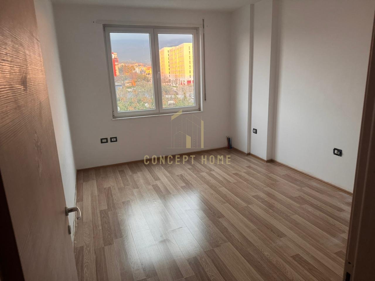 A 2+1+2 apartment is for rent in Porcelan.