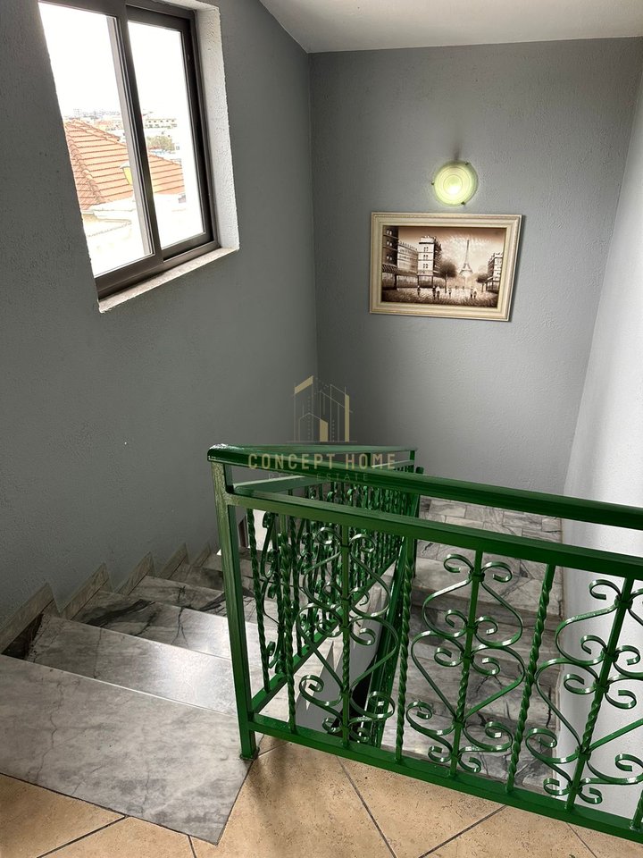 Shitet ndërtesë 3-katëshe "Motel" + Toke ne Vaqarr ( Buze rruges Kryesore ) , Tiranë - 850.000€ | 1159 m²