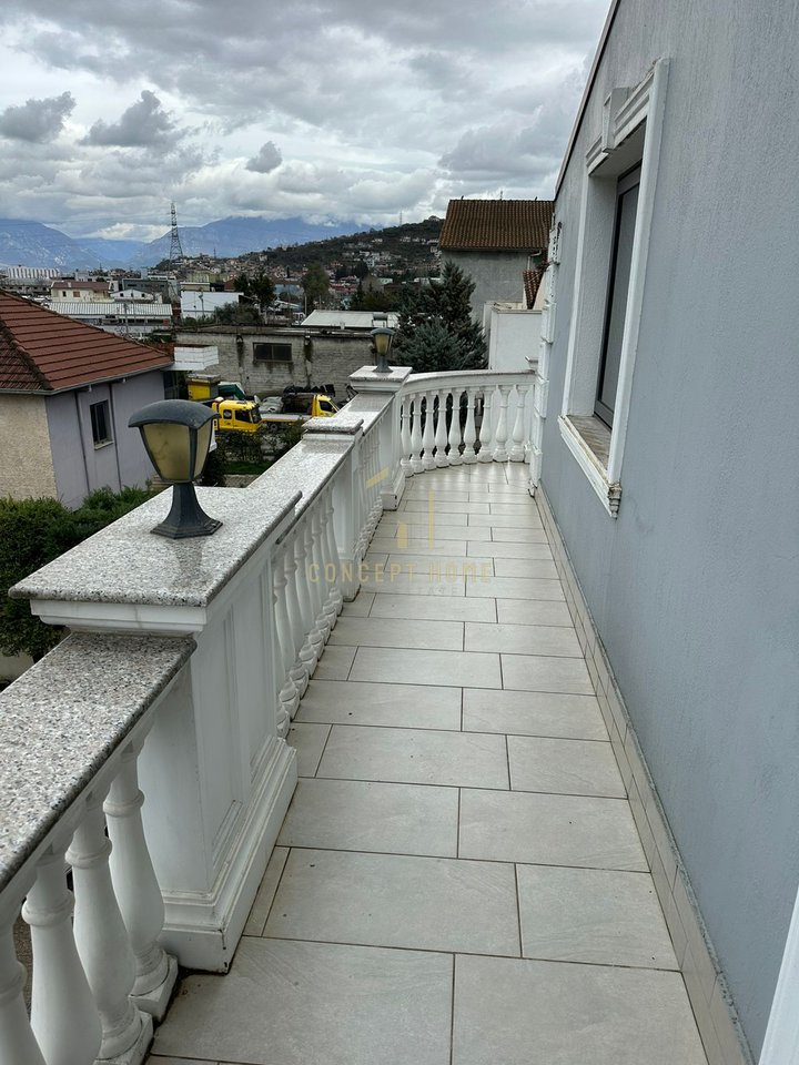 Shitet ndërtesë 3-katëshe "Motel" + Toke ne Vaqarr ( Buze rruges Kryesore ) , Tiranë - 850.000€ | 1159 m²