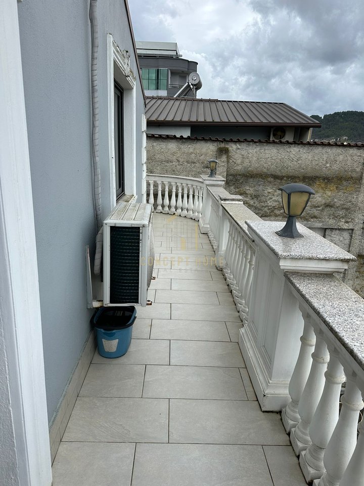 Shitet ndërtesë 3-katëshe "Motel" + Toke ne Vaqarr ( Buze rruges Kryesore ) , Tiranë - 850.000€ | 1159 m²