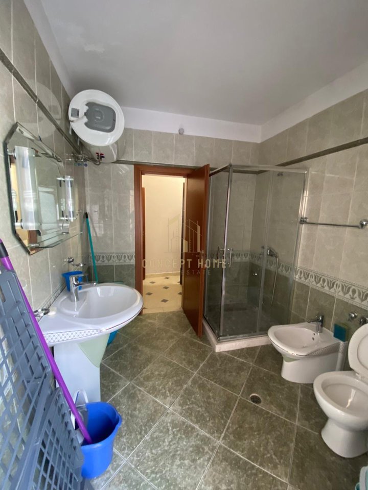 Appartamento 1+1 in affitto vicino a Komuna e Parisit/500€