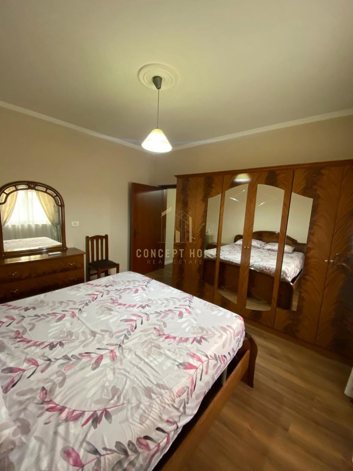 Appartamento 1+1 in affitto vicino a Komuna e Parisit/500€