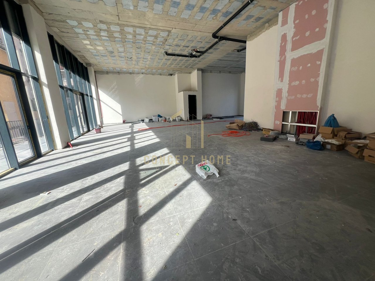 Business premises for rent at "5 Maji"/1200 euros