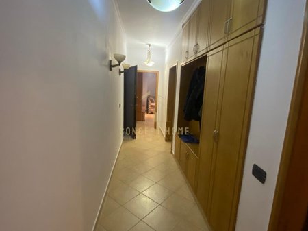 Jepet me qera apartament 2+1 tek Liqeni Artificial/80,000 leke