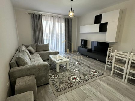 Appartamento 2+1+2 in Affitto a Kamëz - 500€ | 117 m²