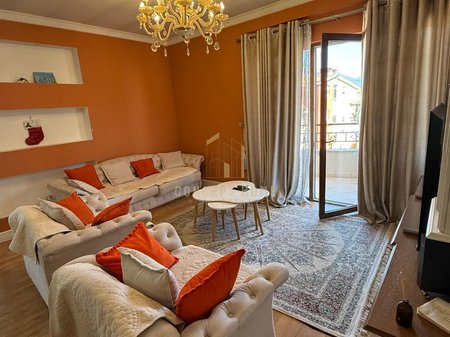 Jepet me qera Apartament 2+1+2 tek Kodra e Diellit