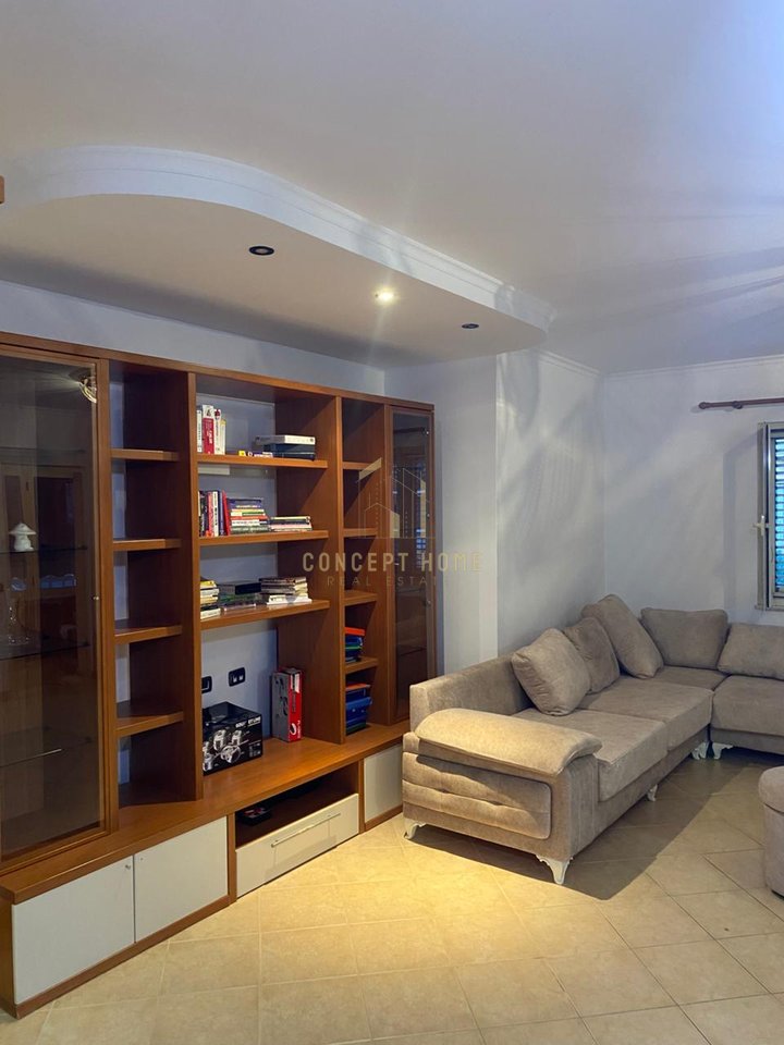 2+1 apartment for rent at Artificial Lake/80,000 lekë