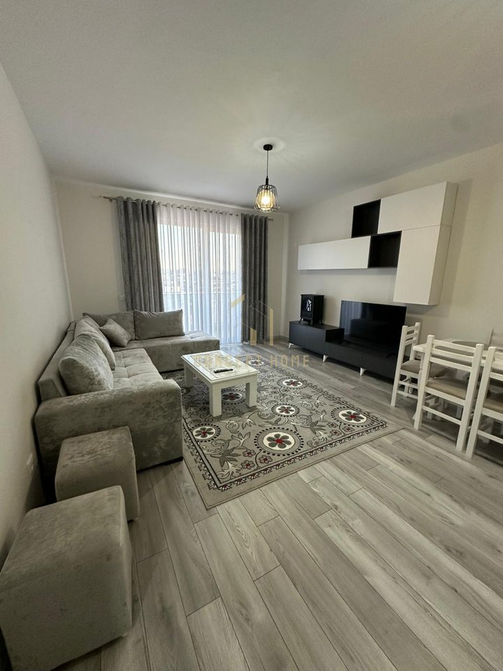 Appartamento 2+1+2 in Affitto a Kamëz - 500€ | 117 m²