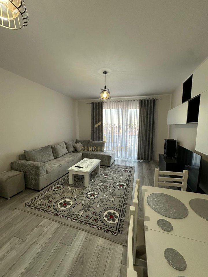 Appartamento 2+1+2 in Affitto a Kamëz - 500€ | 117 m²