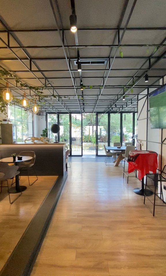 Shitet lokal perball Delijorgjit/360.000 €