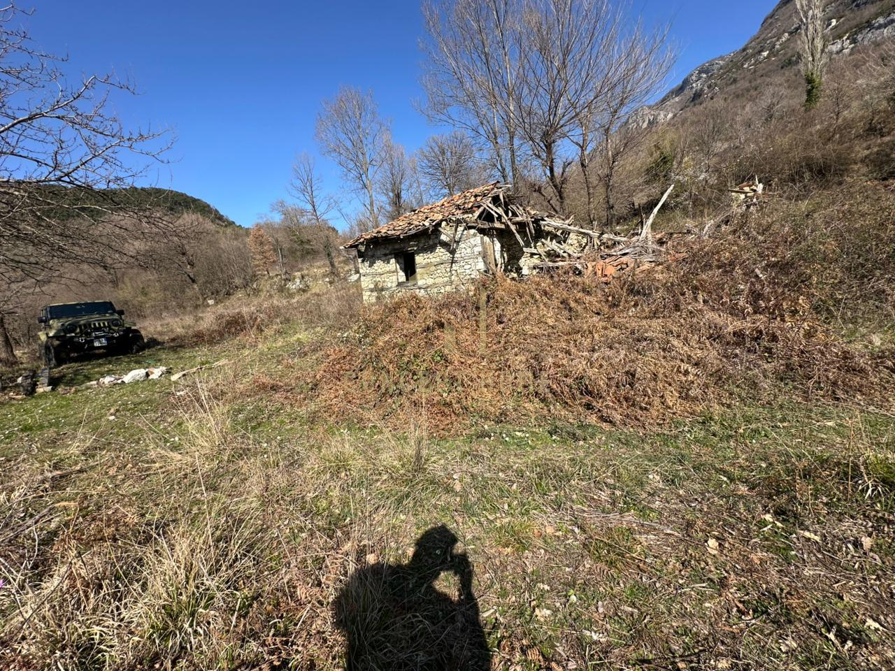 Tokë  Për Shitje në Linzë, Tiranë - 90,000€ | 1200 m²