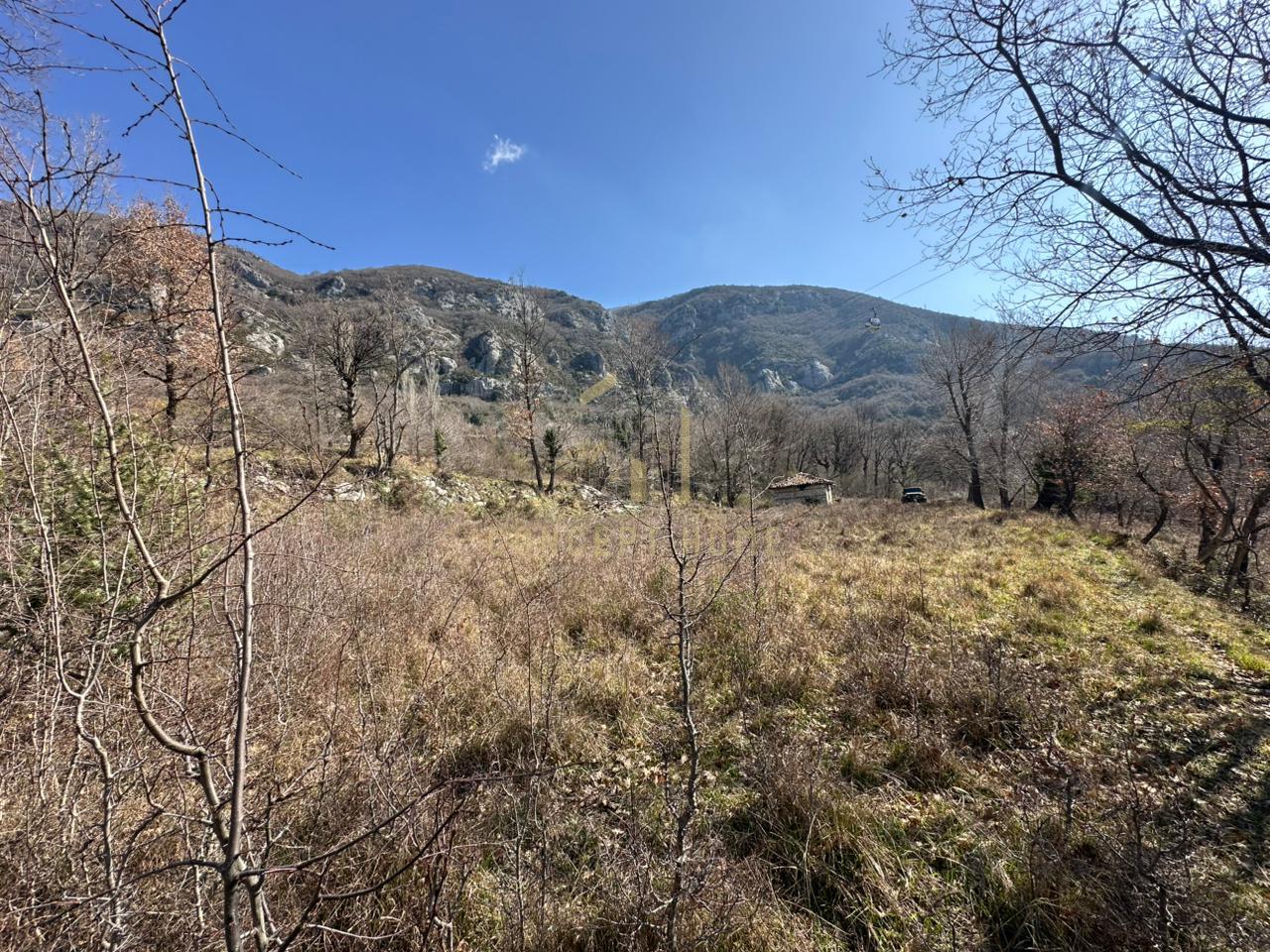 Tokë  Për Shitje në Linzë, Tiranë - 90,000€ | 1200 m²