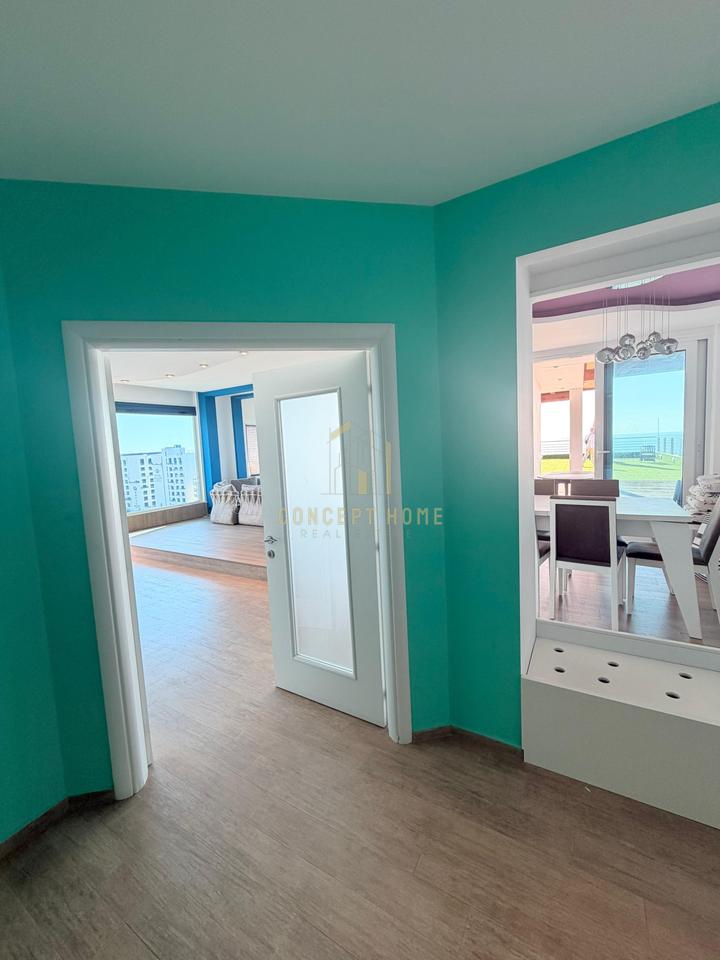 Shitet Penthouse 3+1+2 tek Shkembi i Kavajes, Durres