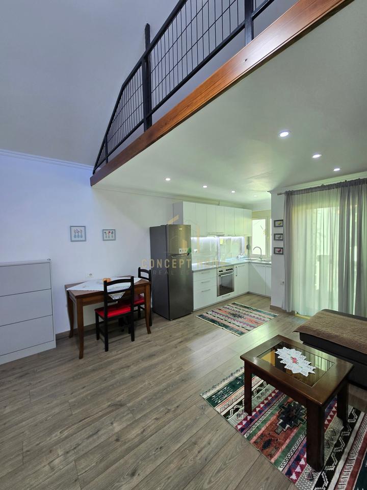 Jepet me qera Duplex 2+1 tek Rruga e Durresit