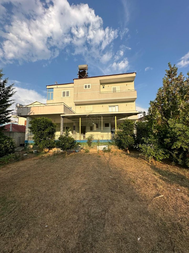 Private 2-Story House for Rent in Laknas / Kamëz - 500€ | 300 m²