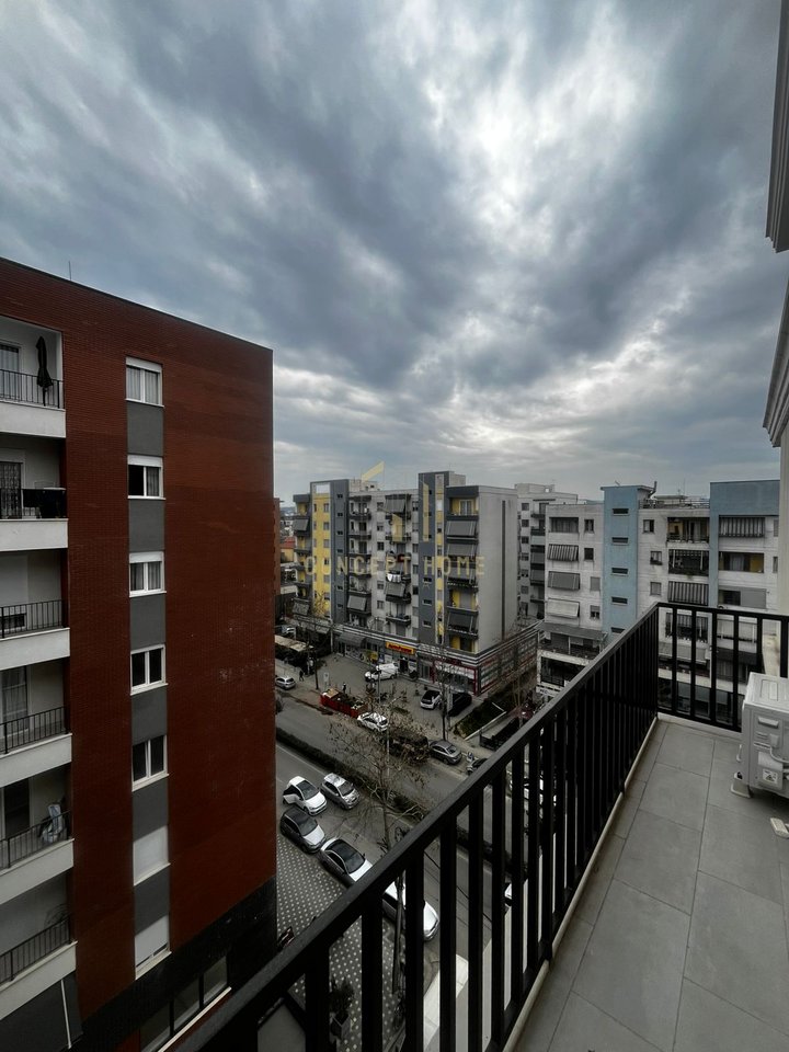 Appartamento 2+1 in vendita a Kamez