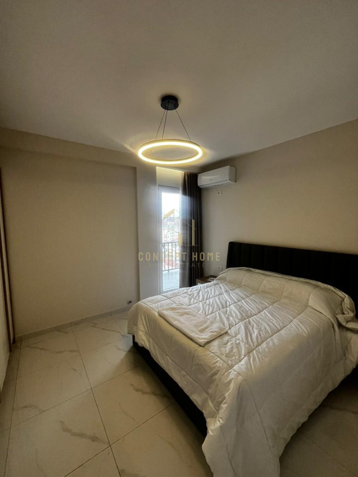 Shitet Apartament 1+1 ne Kamez